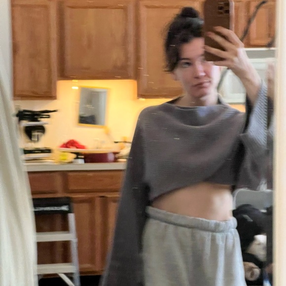 Beautiful Lattelier Cropped Sweater - Picture 2 of 7